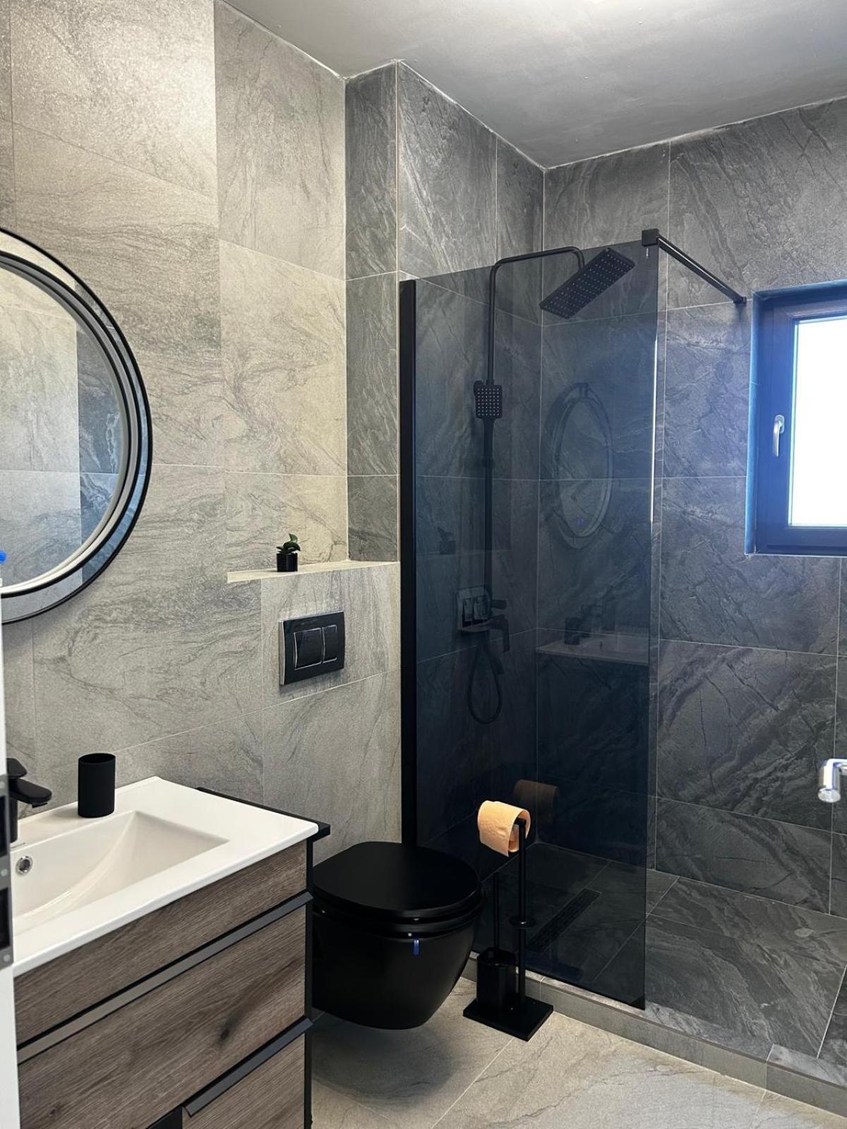 K&K Apartements Крайова Екстер'єр фото