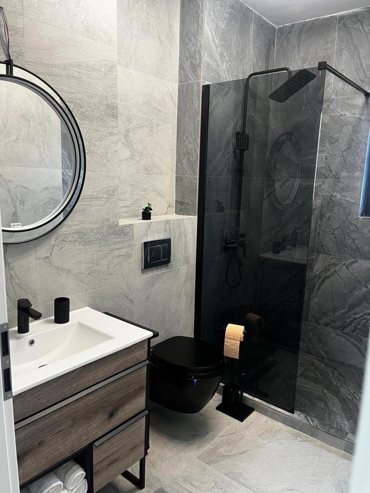 K&K Apartements Крайова Екстер'єр фото